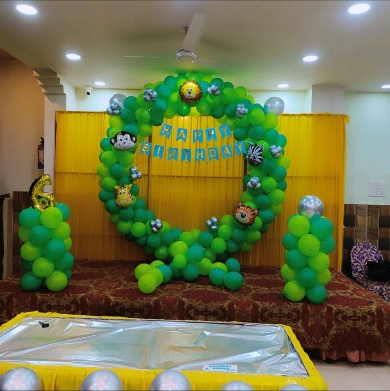 Jungle Theme Birthday Balloon Decoration for kids at banquet or at home
