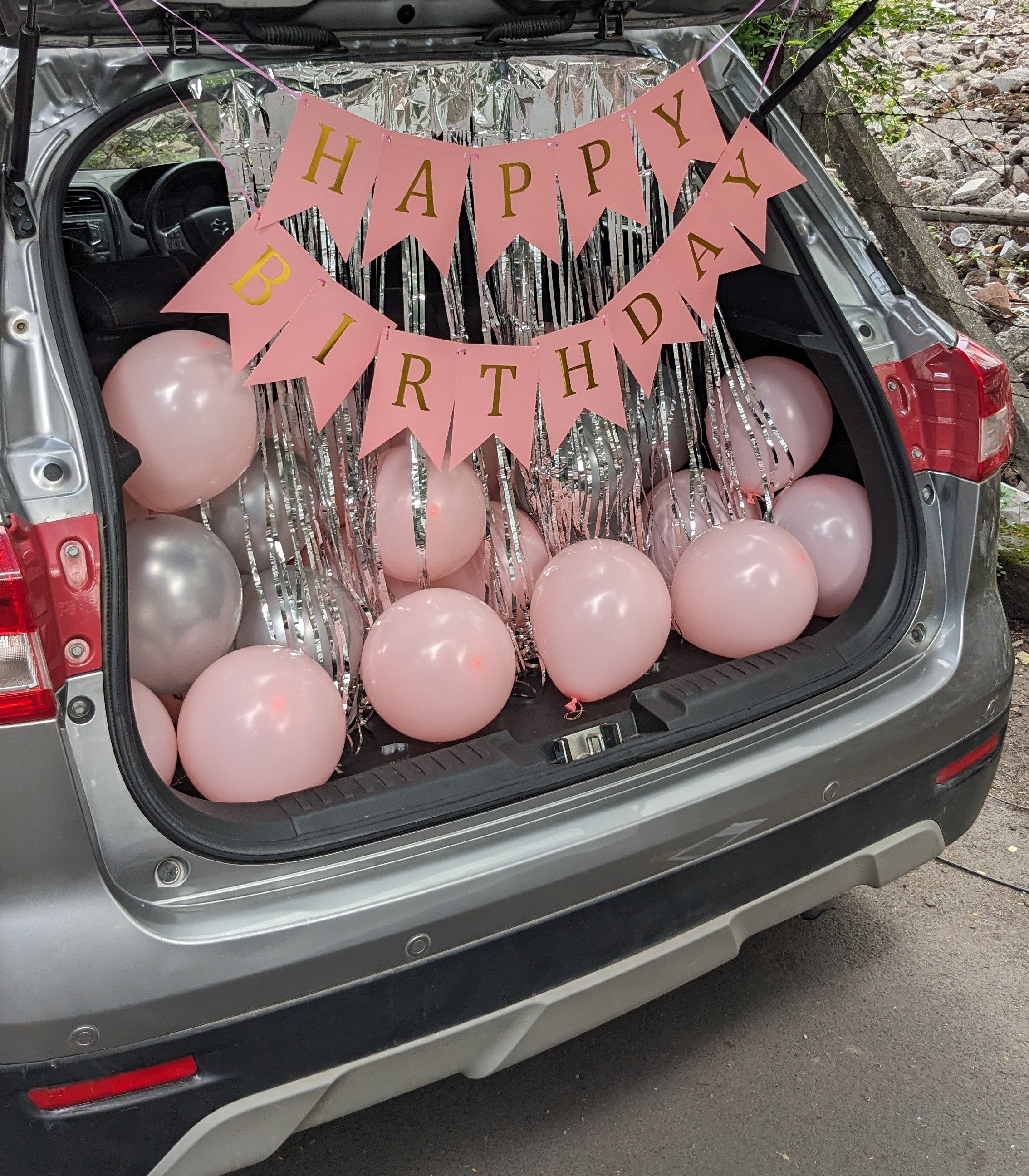 Simple Car Boot Decoration for Birthday with Balloons