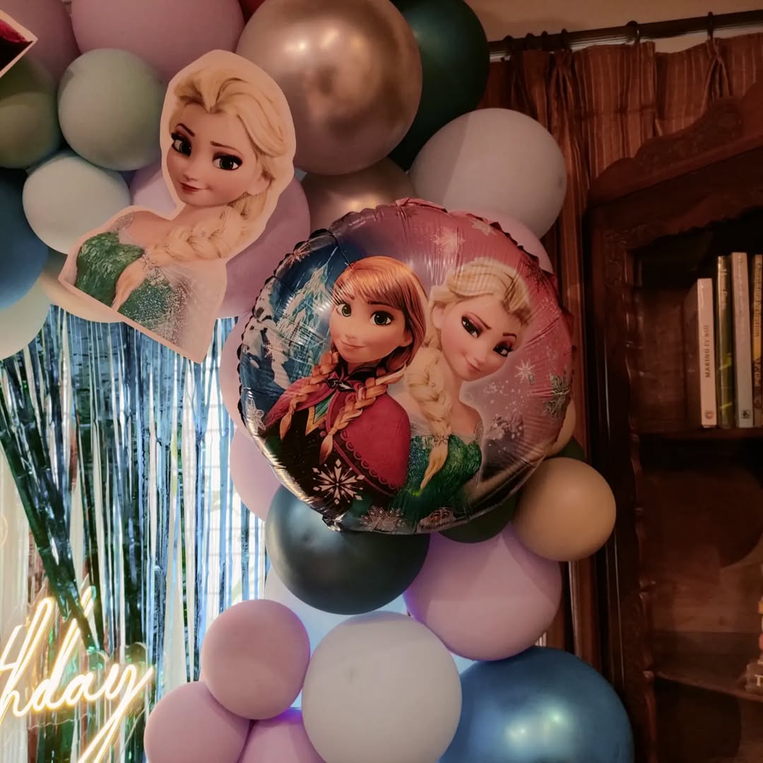 Elsa theme Birthday Balloons Decoration at home with theme props