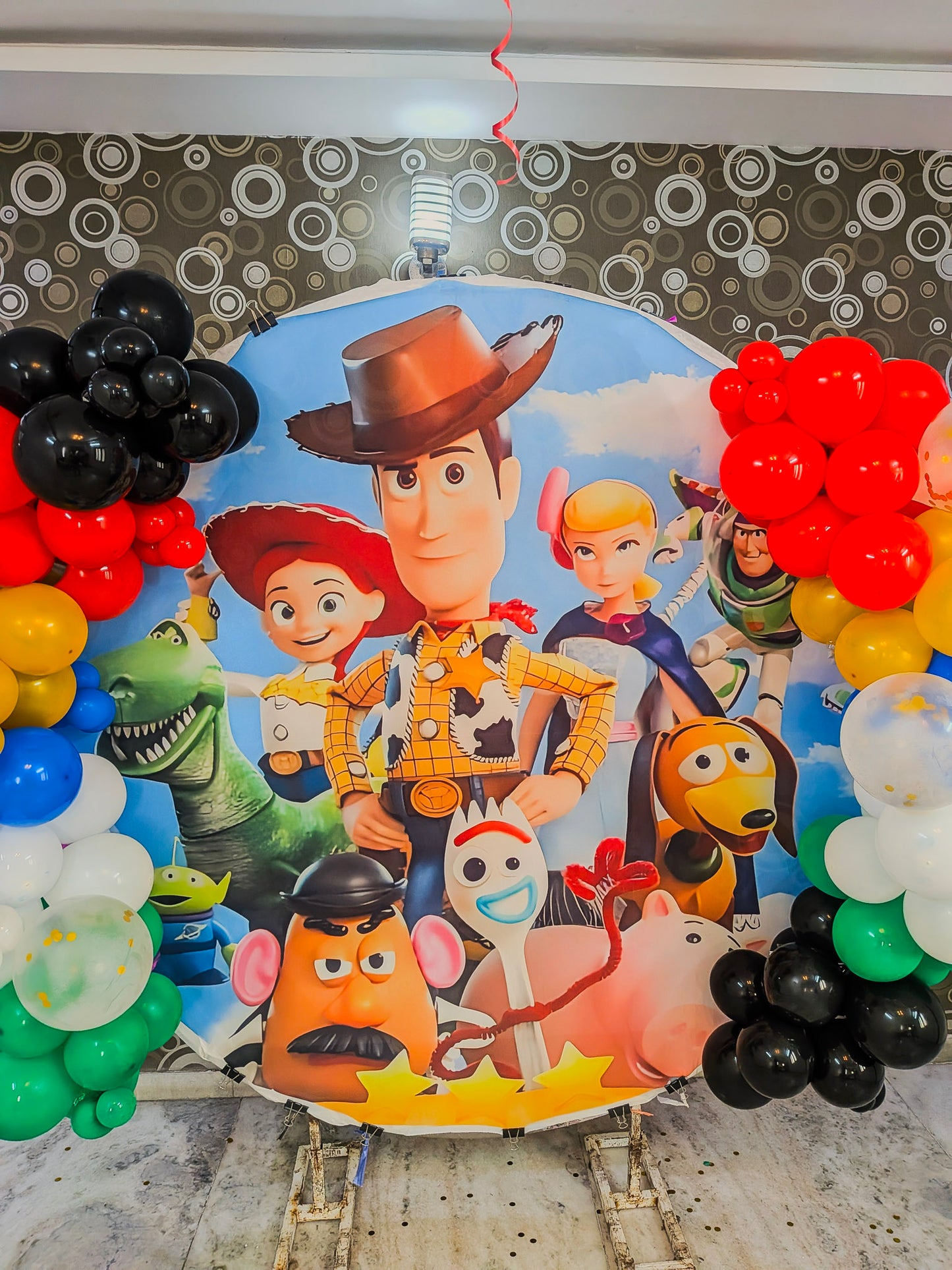 Toy Story Theme Birthday Ring Decoration with balloons.