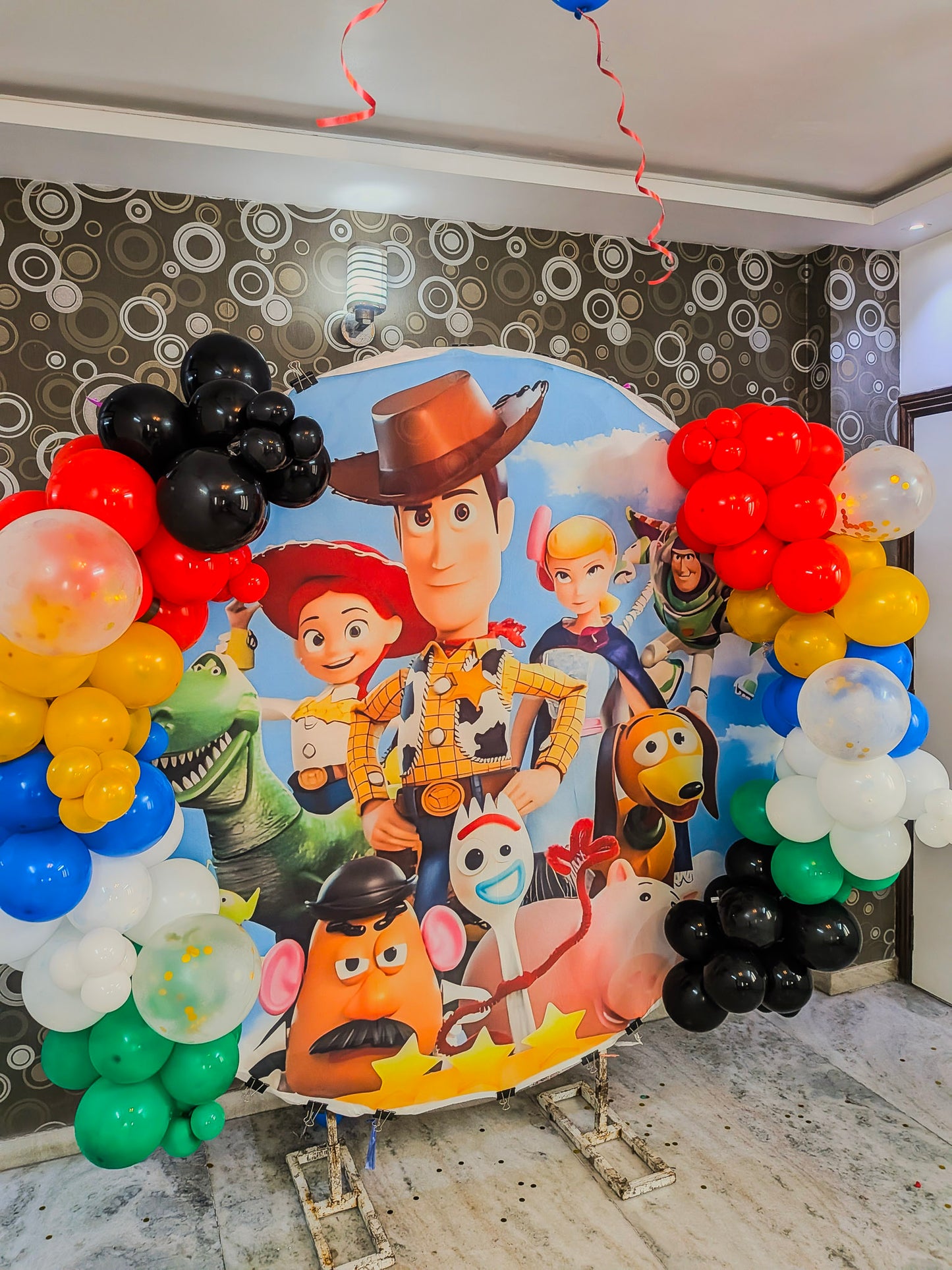 Toy Story Theme Birthday Ring Decoration with balloons.