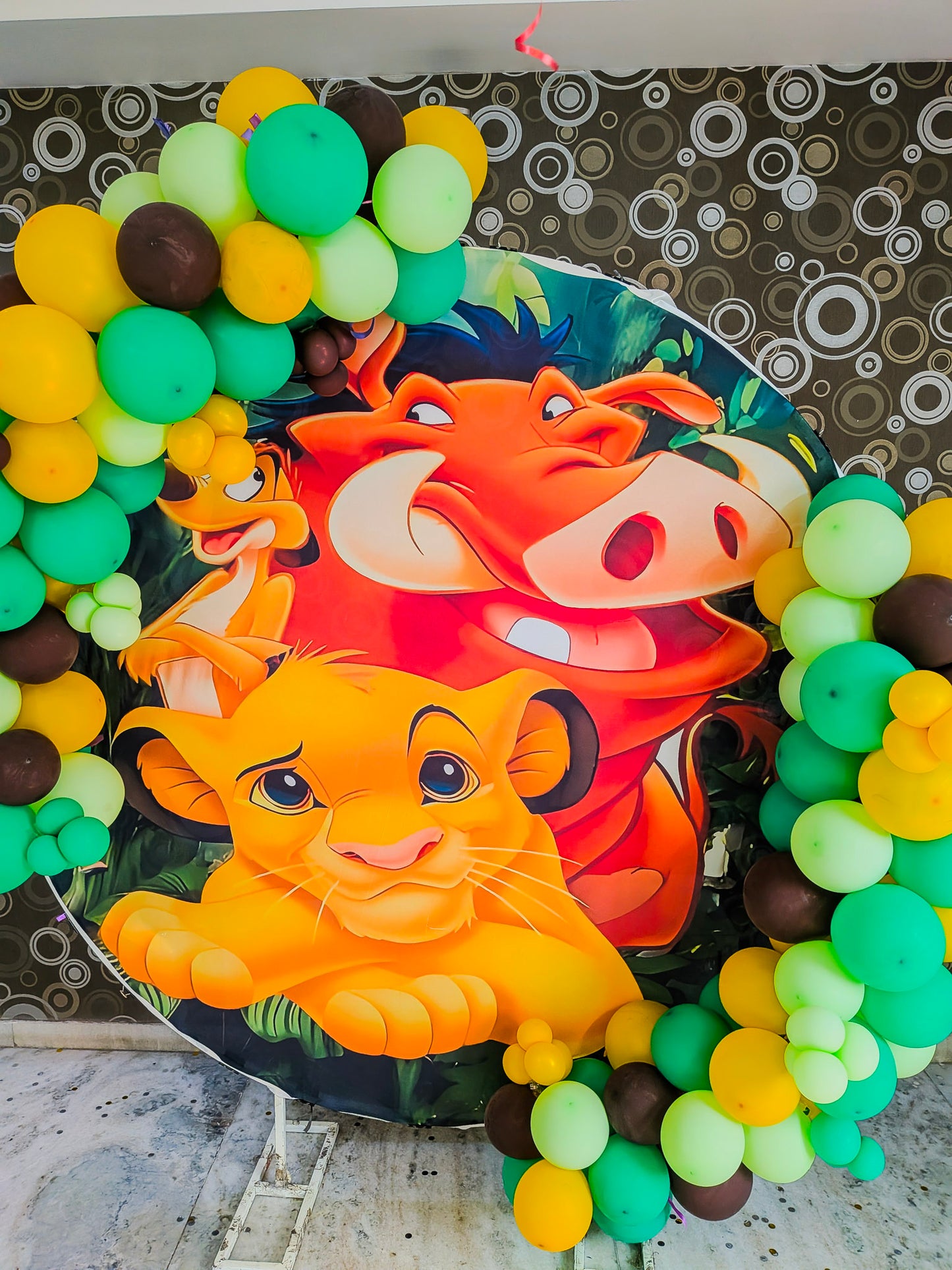 Lion King Simba Theme  Birthday Ring Decoration with balloons.