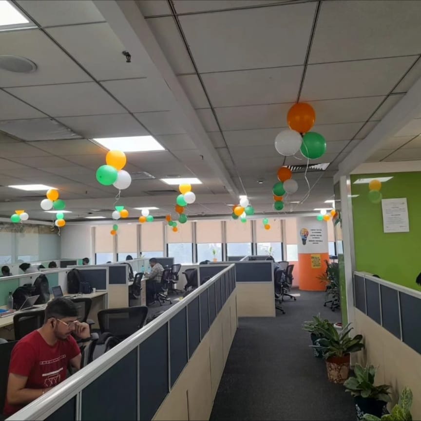 Independence Day Balloon Decoration for Offices and Shops