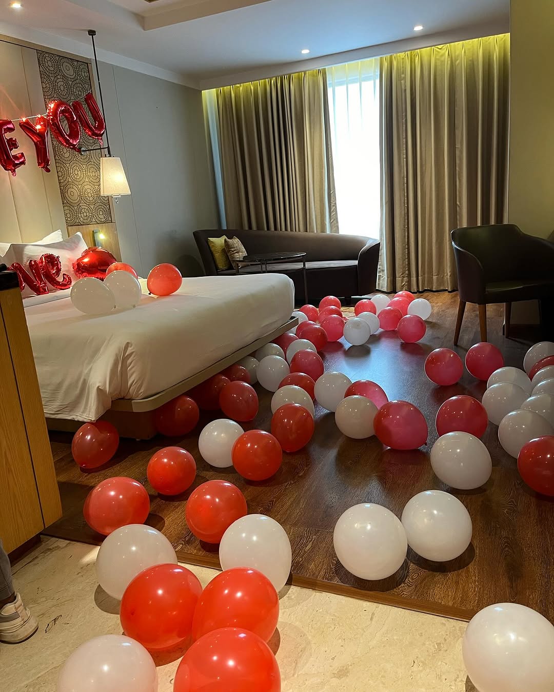 Simple and Romantic Balloons Decoration for room for special moments and surprises specially designed for hotel rooms