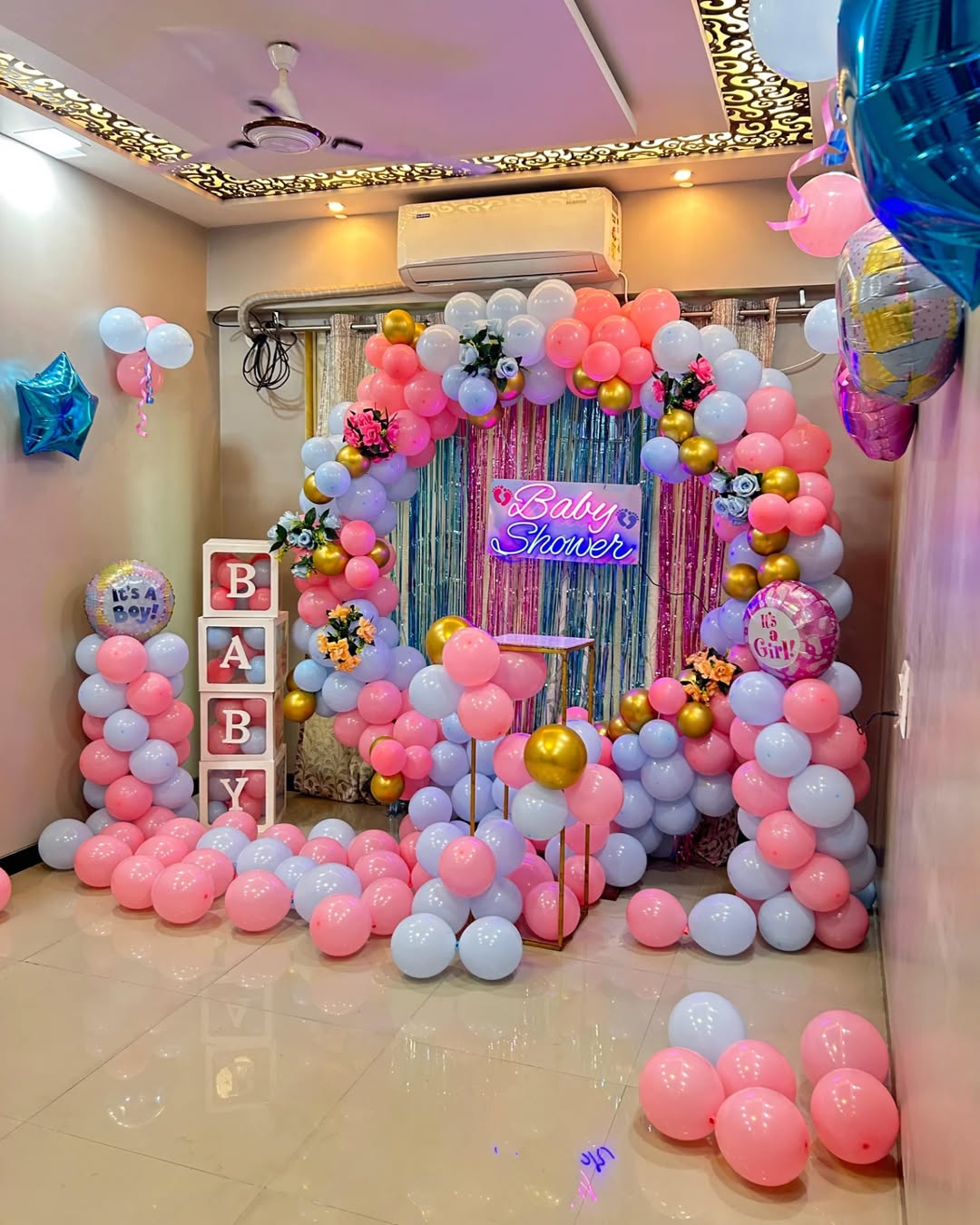 Baby Shower Ring Decoration with Balloons at home