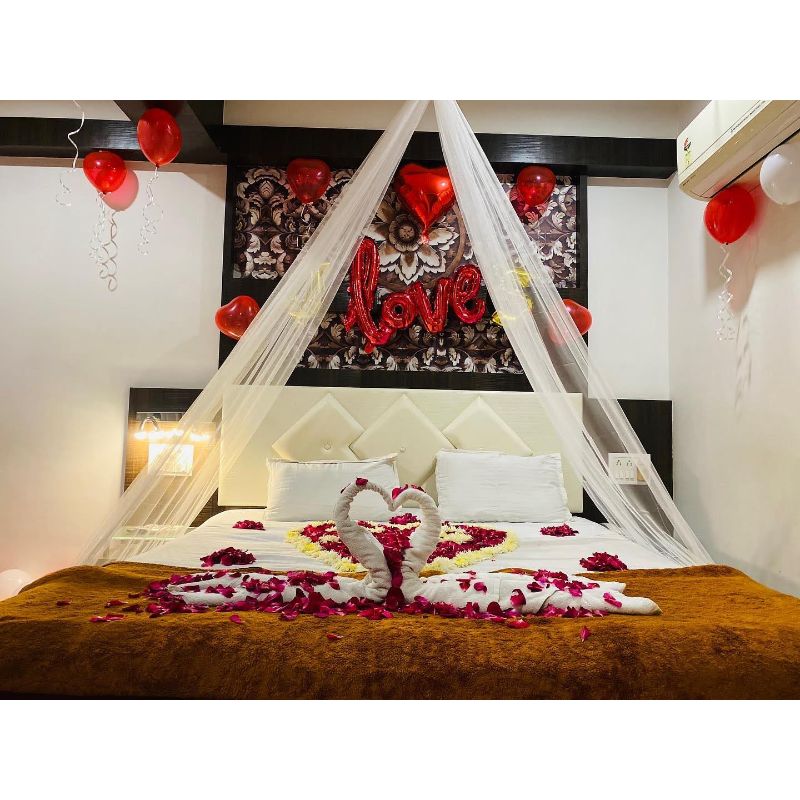 Romantic Balloon Decoration surprise for him in room