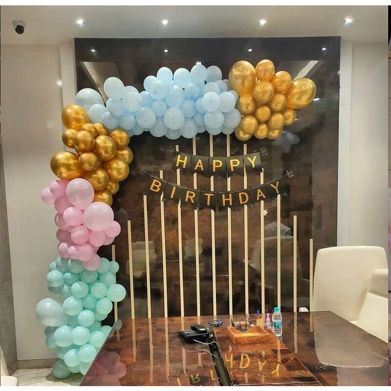 Stylish arc design balloon decoration at home
